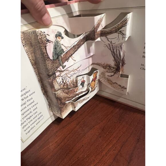 Winnie-The-Pooh The Pop Up Collection Pooh and Piglet Nearly Catch a Woozle - Picture 4 of 5